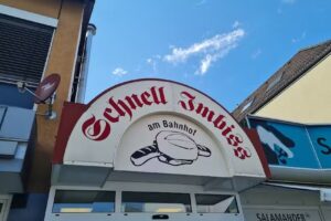 Schnellimbiss am Bahnhof