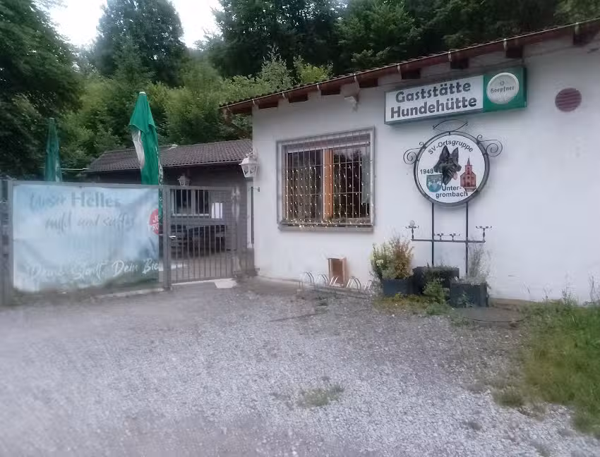 Schnitzelstube Hundehütte