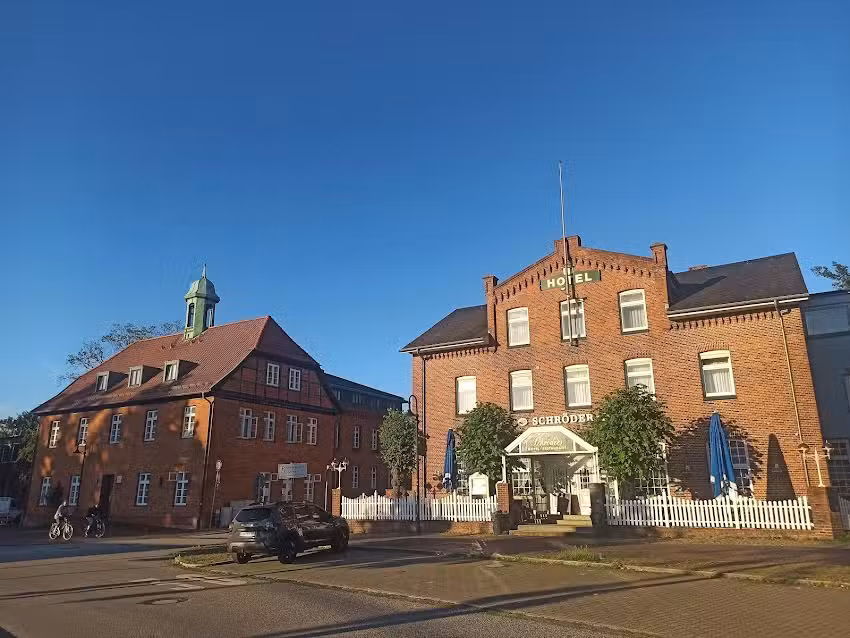 Schr&ouml;ders Hotel