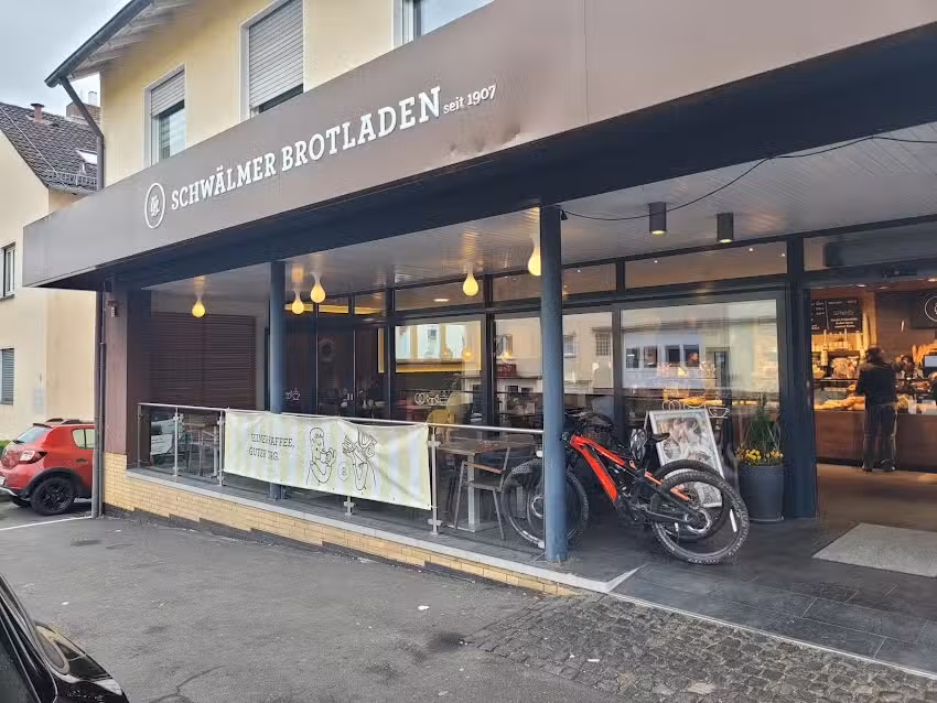Schw&auml;lmer Brotladen