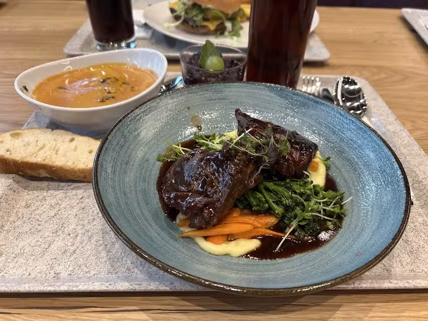 Schwarz Restaurant in der R&ouml;telstra&szlig;e 36