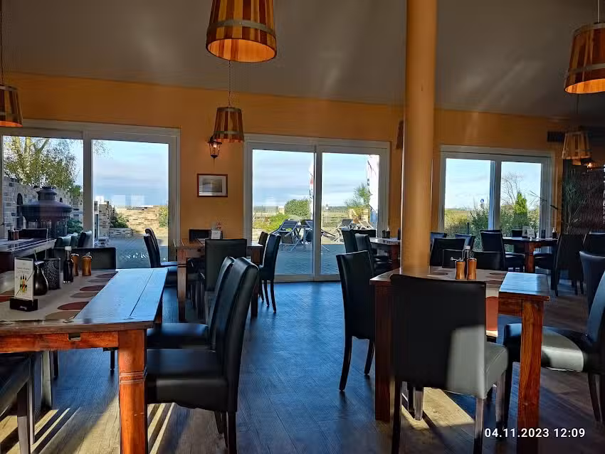 Seaside Pepelow Restaurant