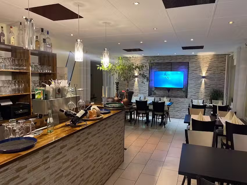 Shirzad Burger, Restaurant& Pizzeria
