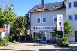 Sieben Tische & Ein Ziel
