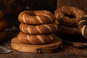 Simit Express &ndash; Simit, B&ouml;rek &Ccedil;eşitleri, Mantı, Yufka, Pasta ve Tatlı &Ccedil;eşitleri Sunulur