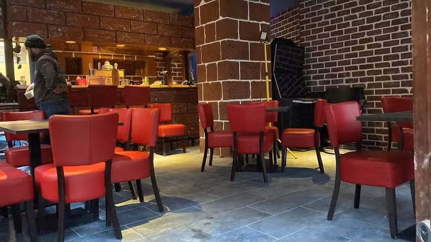 Simple Cafe – Bar – Lounge