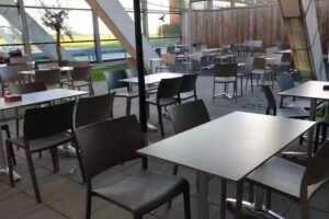Sitzgelegenheit drau&szlig;en