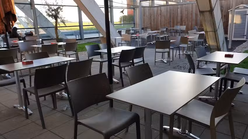 Sitzgelegenheit drau&szlig;en