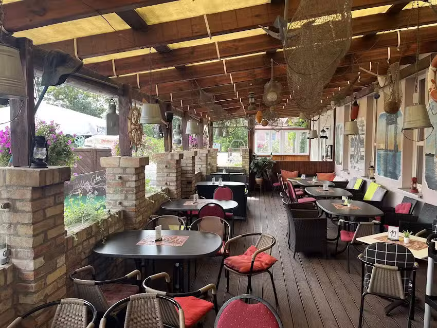 Softeis &ndash; Eismanufaktur Ahl &ndash; Eiscaf&eacute; Ahl in der Schiffslaterne Ueckerm&uuml;nde