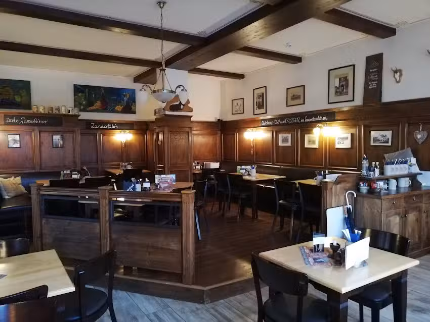 Sommer&acute;s Wirtshaus im Volkshaus Laubegast