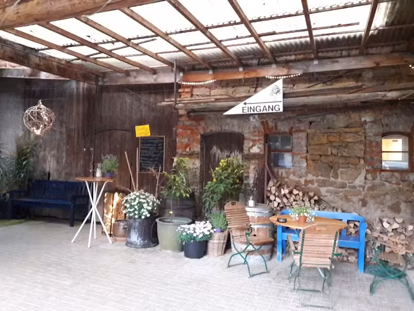 Sonnenbrunnen-Strau&szlig;e