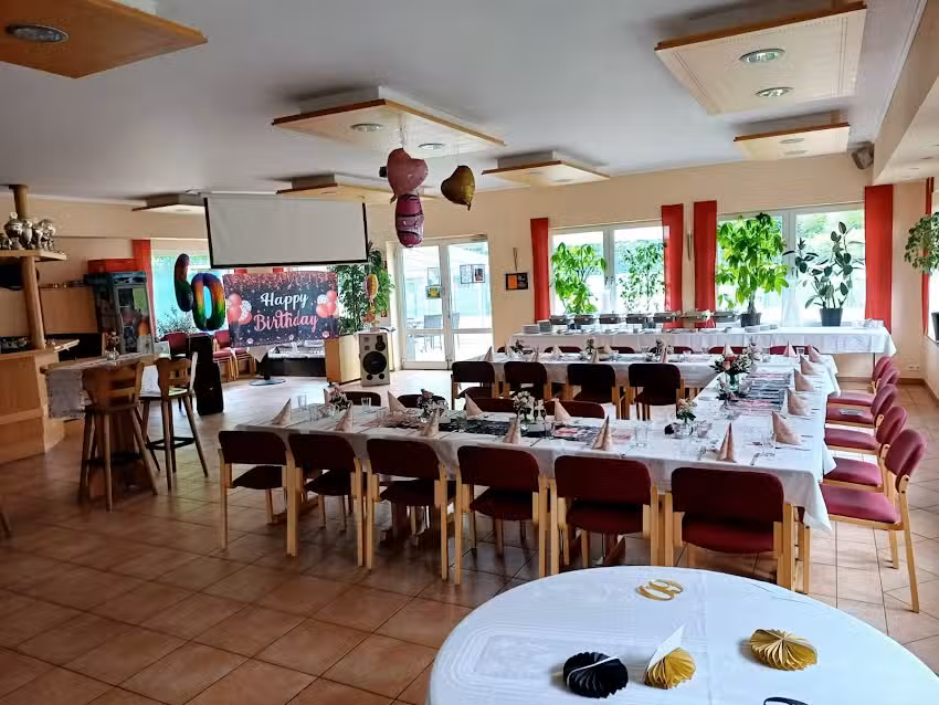 Sport und Jugendheim bei Hanka