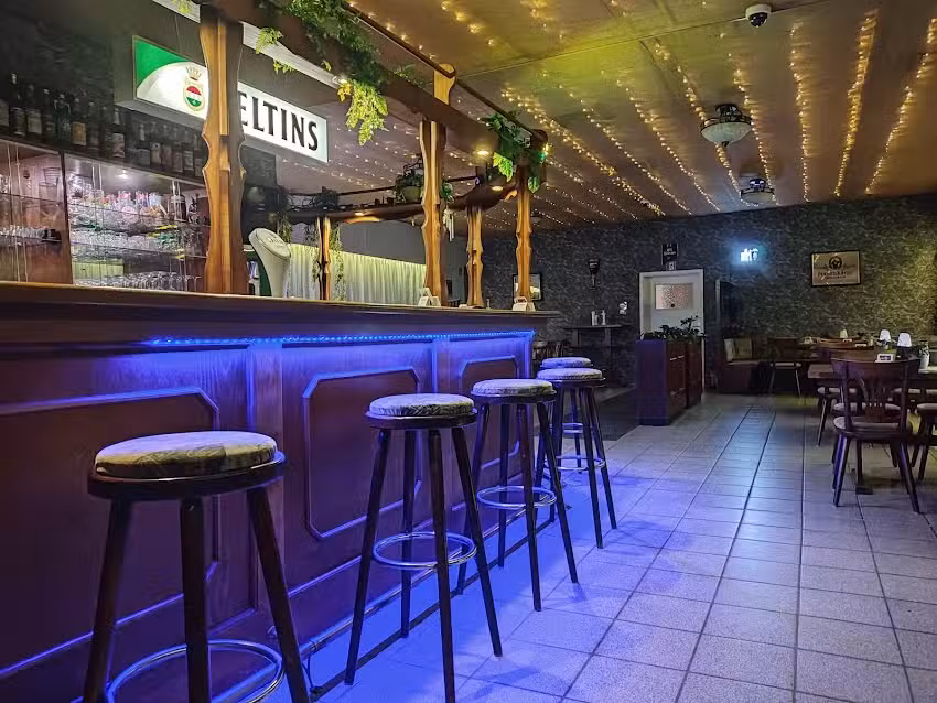 Sportlerheim Tr&ouml;glitz