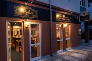Steakhouse ATELIER Hot Stone Steak