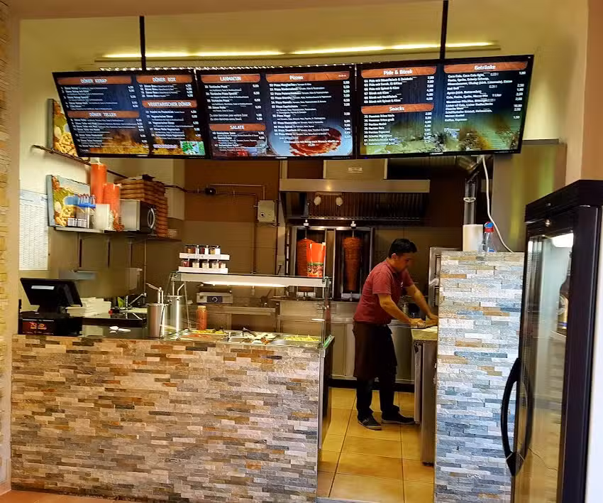 Stern Pizza-Kebaphaus