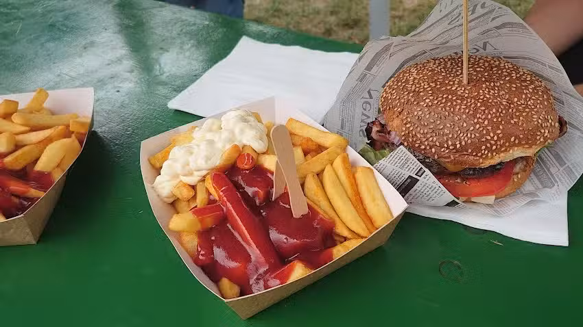 Strandbar & Burgerimbiss