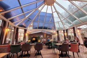 Stratos Restaurant & Weinbar