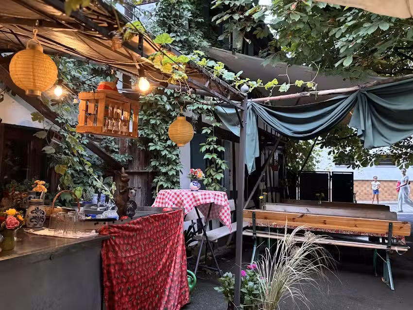 Strau&szlig;enwirtschaft