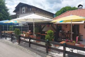 Stüberl am Hans-Clarin-Platz