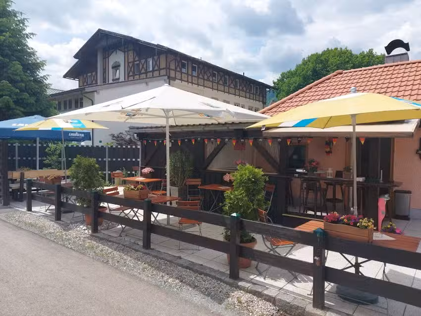 St&uuml;berl am Hans-Clarin-Platz