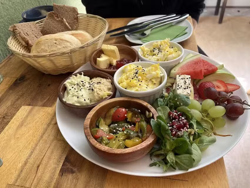 Studio Caf&egrave; Hide