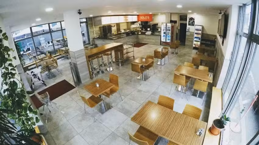 S&uuml;los Kebap & Pizza