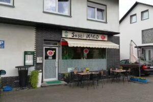 Sushi Miko & Huong Viet