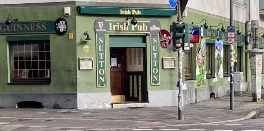 Sutton&rsquo;s Irish Pub