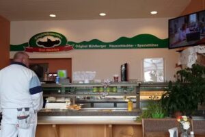Tank-Rast Drei Gleichen
