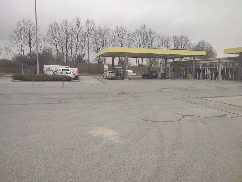Tankstelle &ndash; Heiz&ouml;l- Diesel Nachtmann