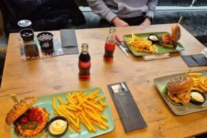 Tar’oz Burger & Bowls