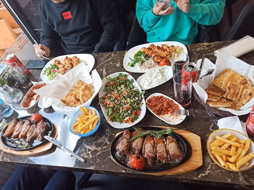 Tatses Imbiss & Restaurant