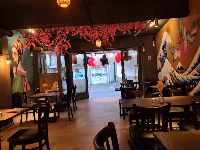 Tau Asian Food & Sushi