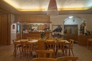 Taverna Olivenbaum