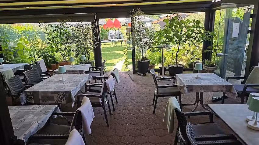 Taverne im Windlicht