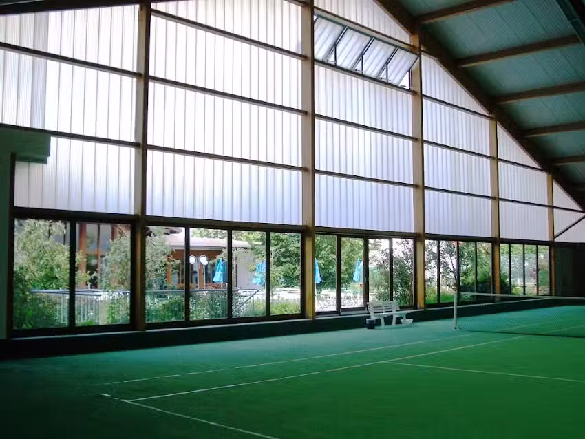 Tennishalle &ndash; Tennisschule Raschke