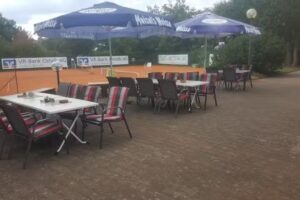 Tennisheim im Spiesel