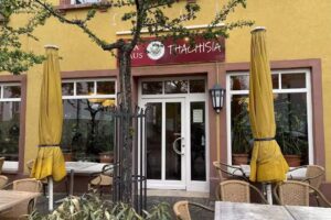 Thachisia Asia-Haus