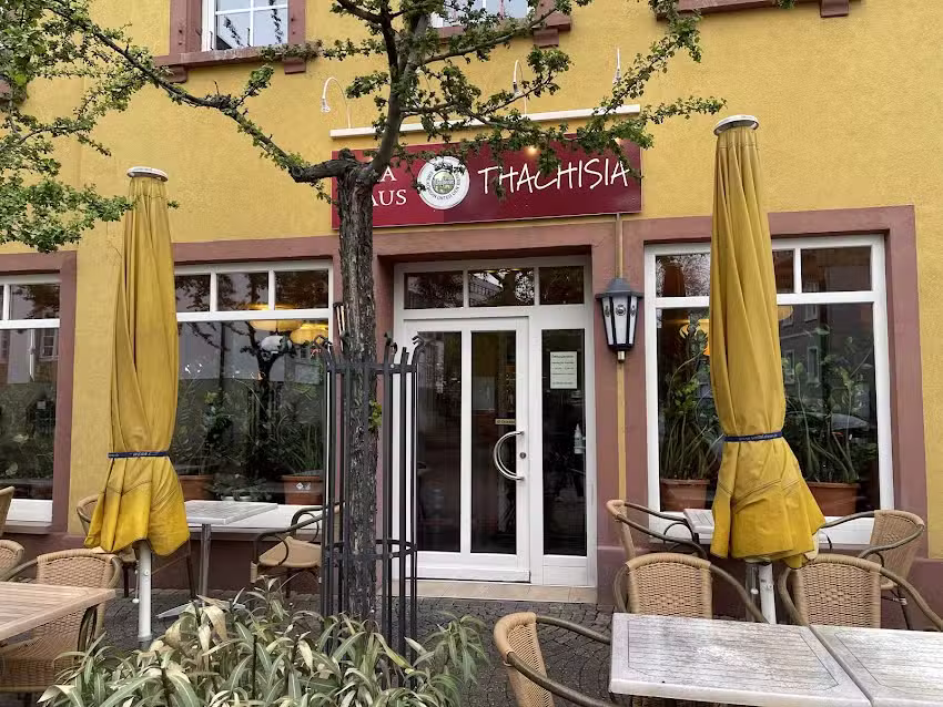 Thachisia Asia-Haus