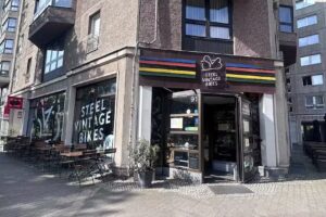 The Bike Caf&eacute;