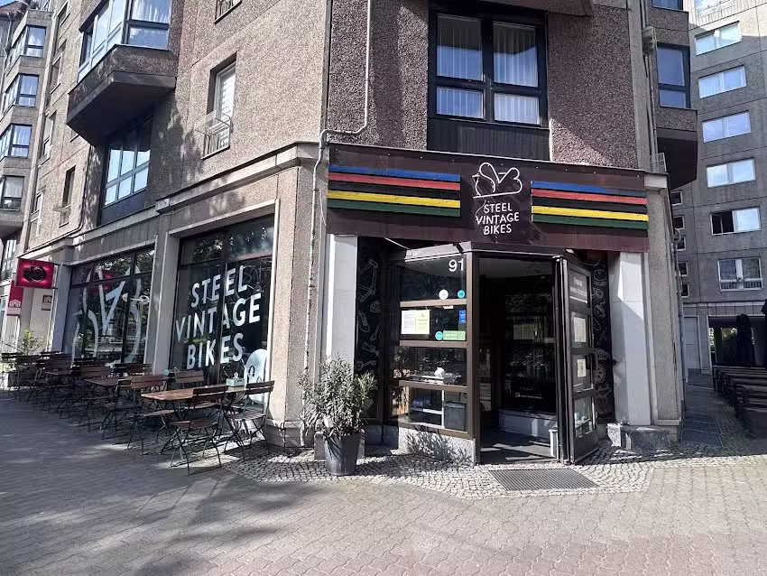 The Bike Caf&eacute;