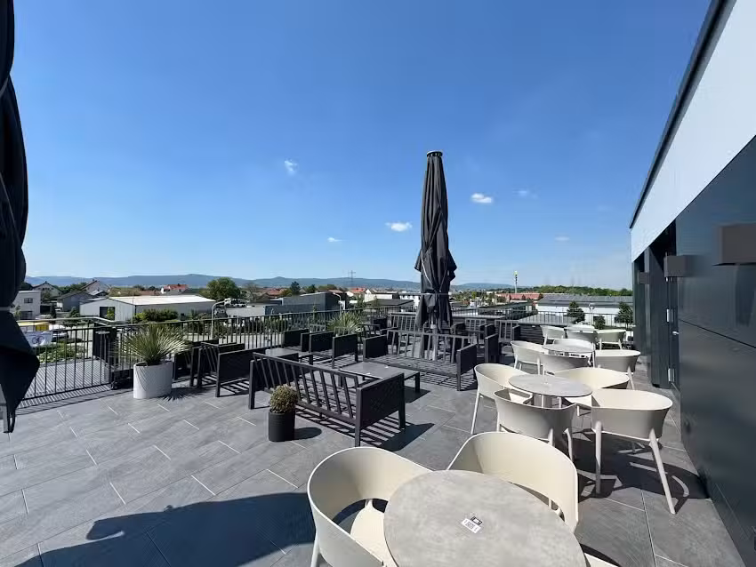 THE SPACE &ndash; Rooftop Bar