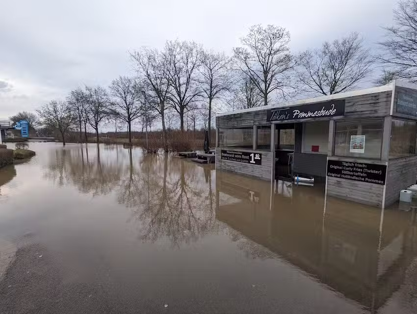 T&ouml;lken&rsquo;s Pommesbude