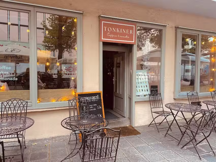 Tonkiner Café