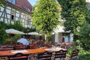 Treppchen im Huttenhof