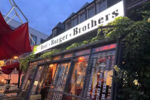 Triple B &ndash; Beef Burger Brothers
