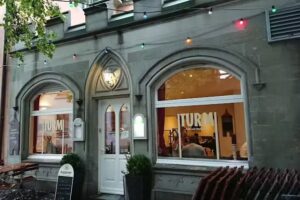 Turm Caf&eacute; und Pub