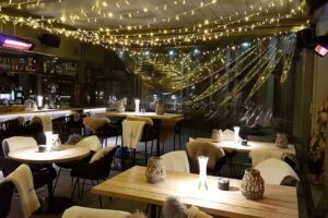 ÜBERLAND Restaurant