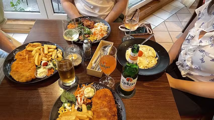 Uferklang &ndash; Restaurant & Foodtrailer am See