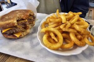 UNCLE SAM&rsquo;S Burger